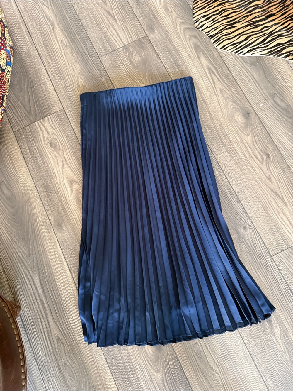 J.Crew Navy Blue Satin Accordion Pleated Midi Skirt Size M - Picture 5 of 10